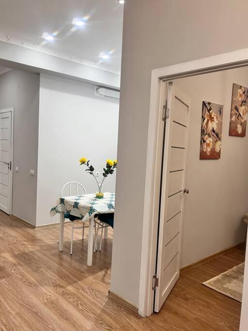 2-х комнатная в золотом квадрате Apartment *